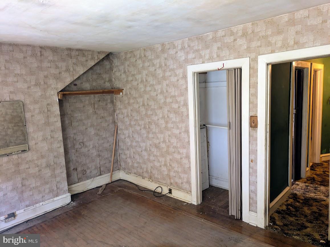 LAWNDALE - Residential