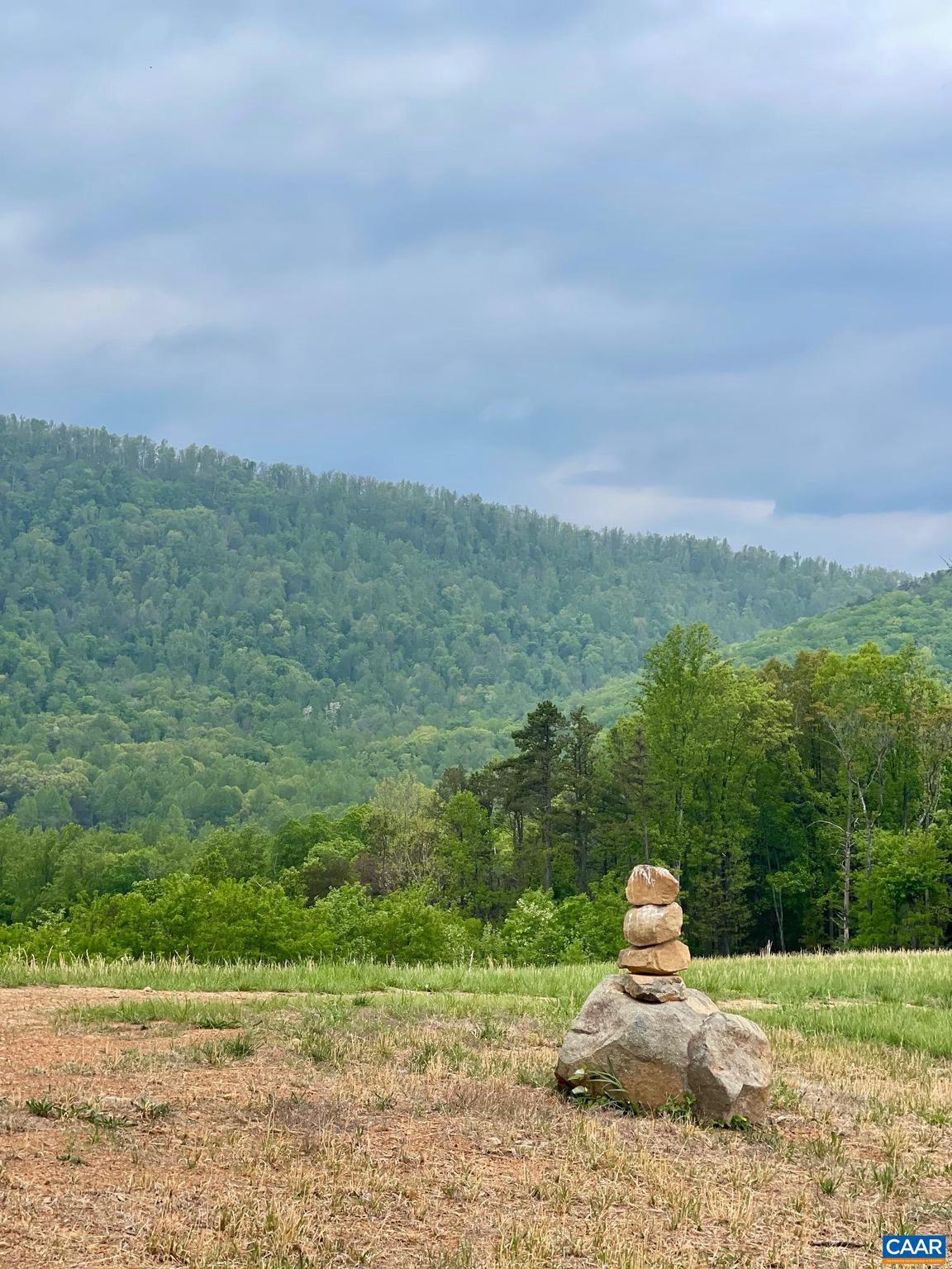 DUDLEY MOUNTAIN - Land