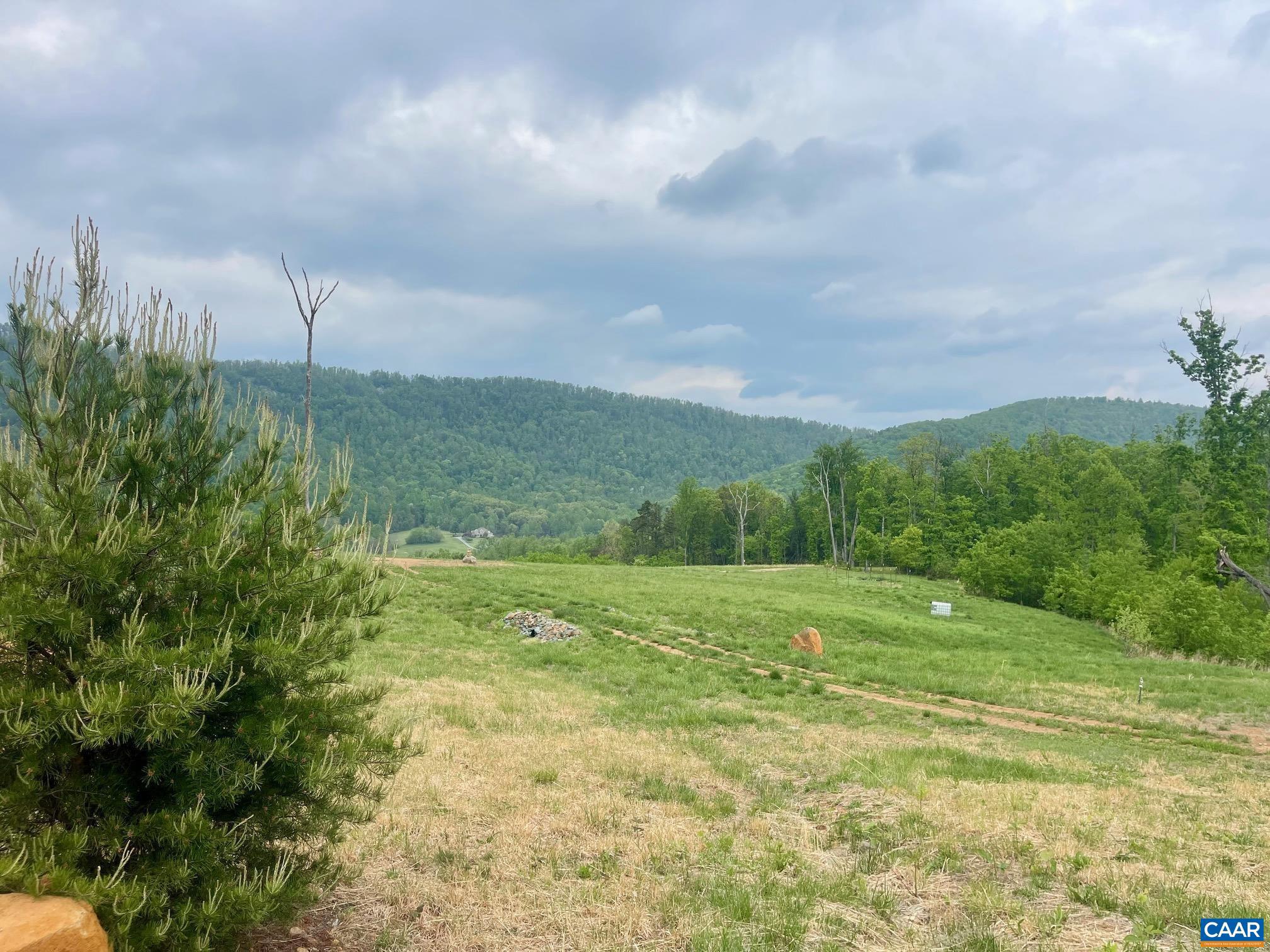 DUDLEY MOUNTAIN - Land