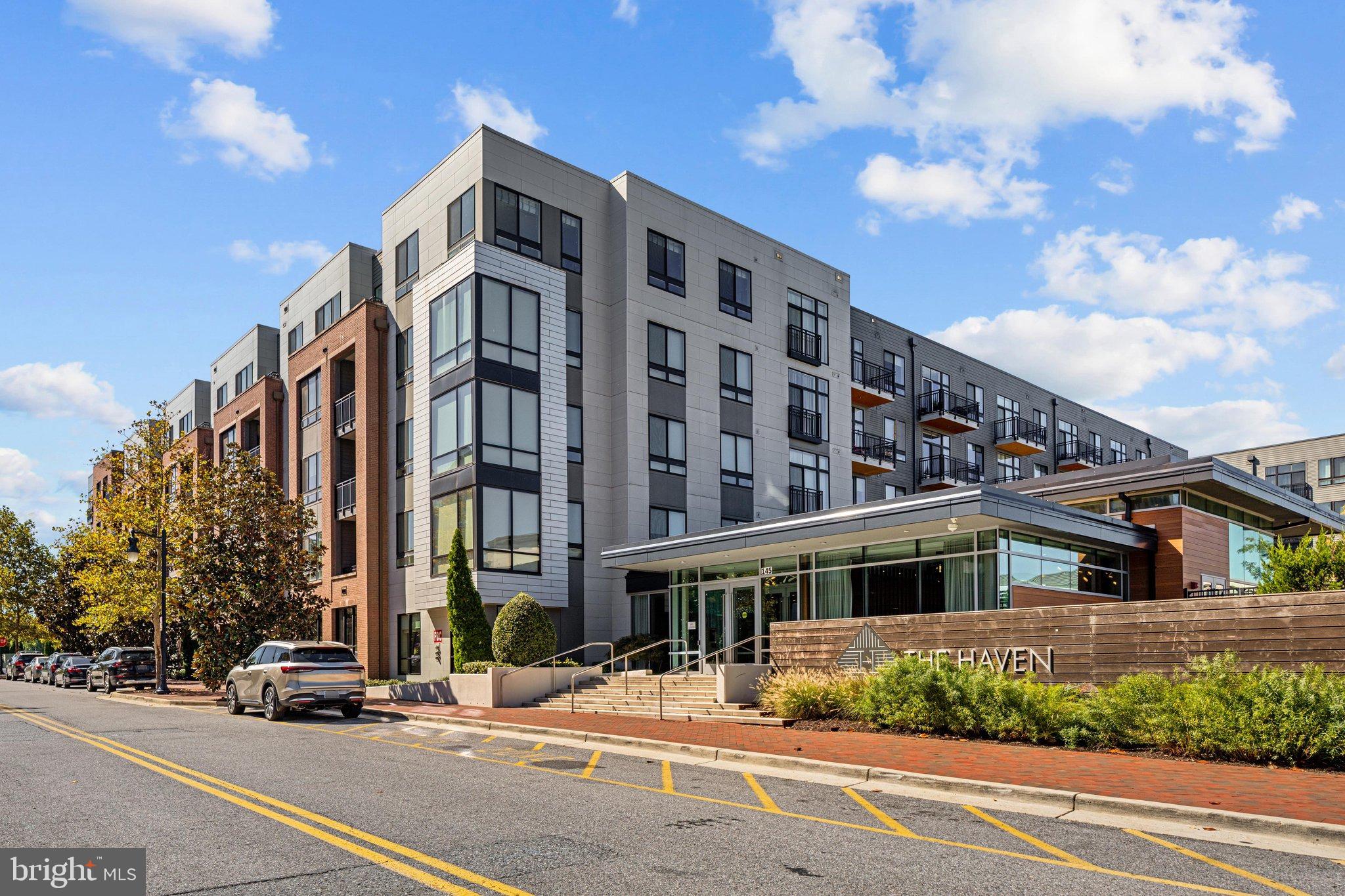 145 RIVERHAVEN DRIVE 309
