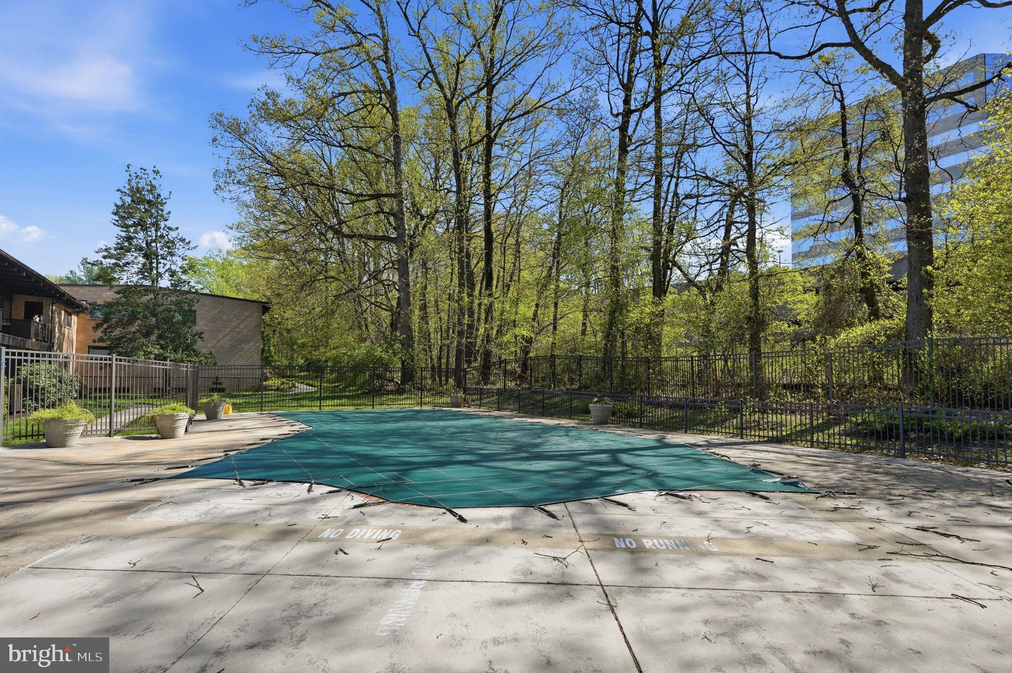 MCLEAN HILLS - Residential