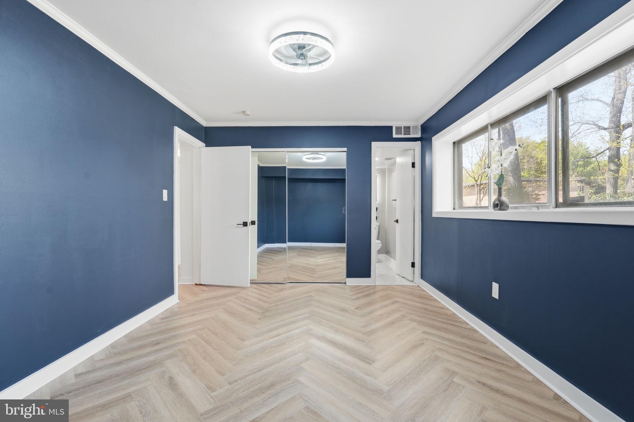 MCLEAN HILLS - Residential