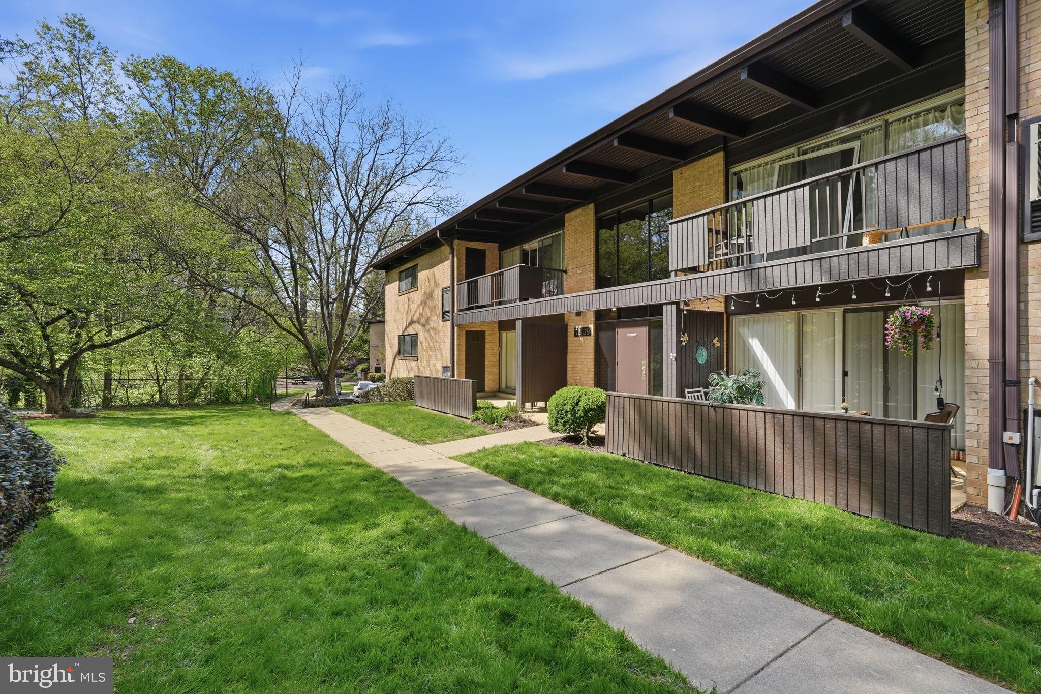 MCLEAN HILLS - Residential