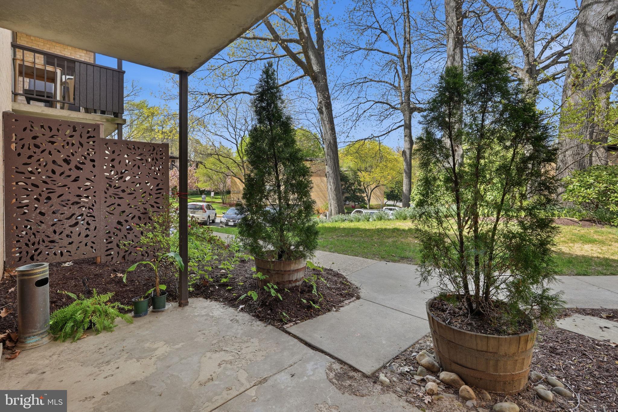 MCLEAN HILLS - Residential