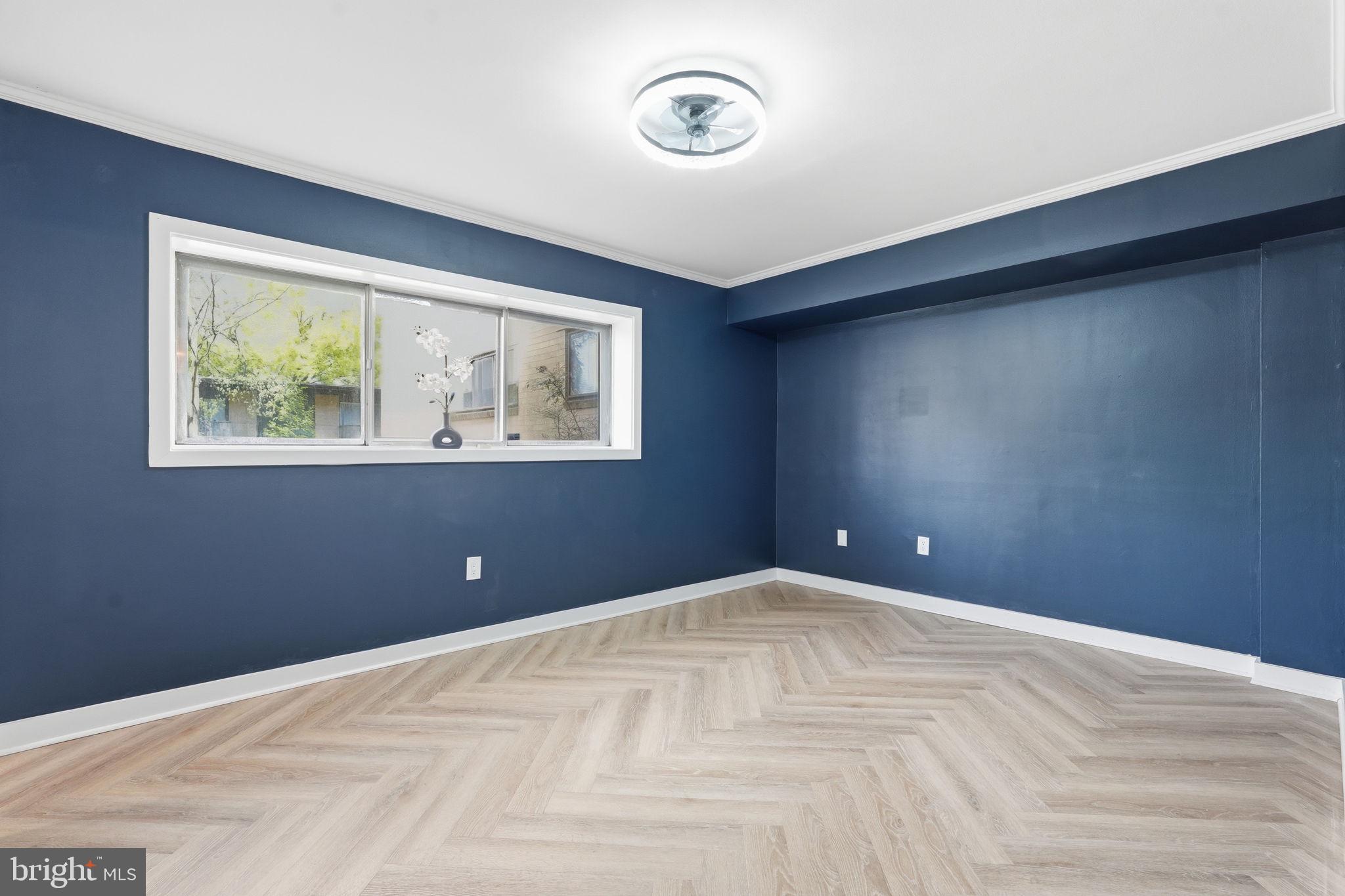 MCLEAN HILLS - Residential