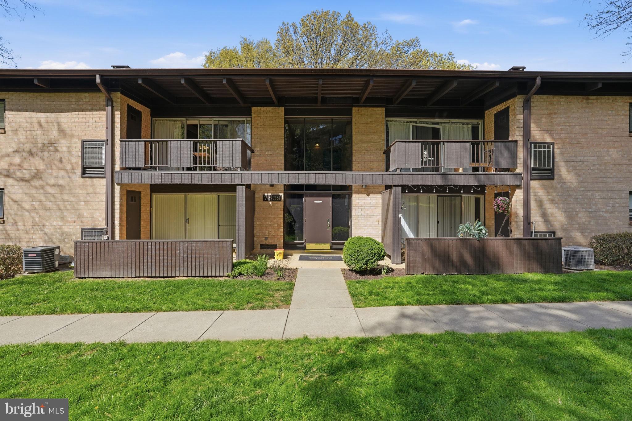 MCLEAN HILLS - Residential