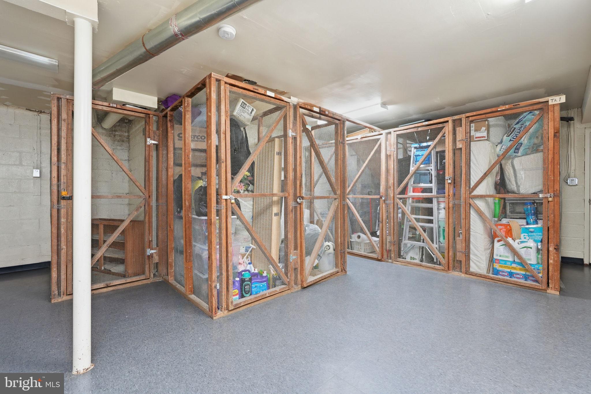 MCLEAN HILLS - Residential