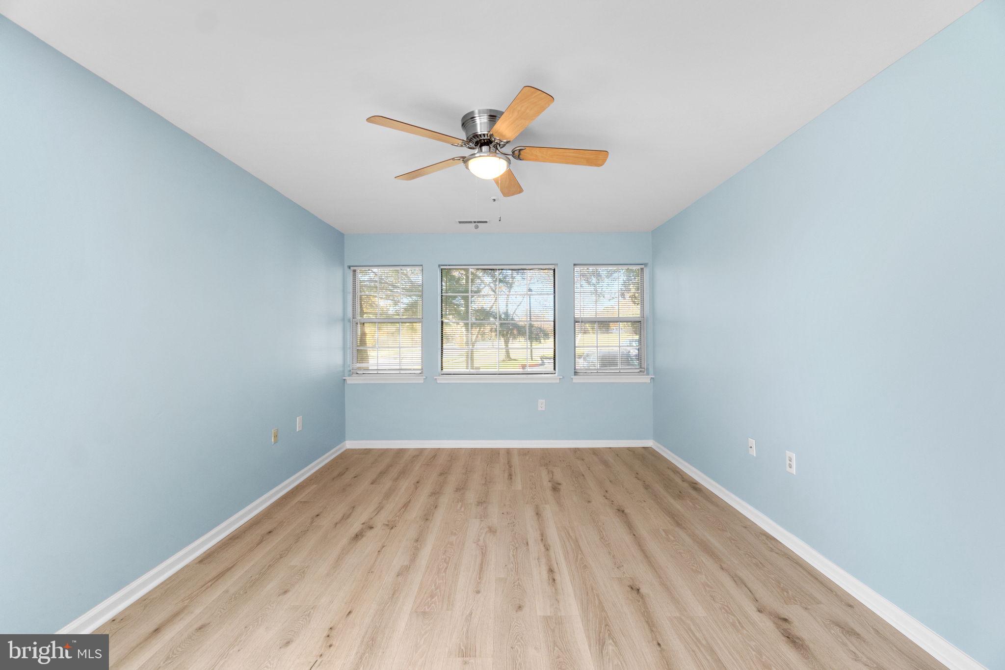 VILLAGE OF MONTGOMERY RUN - Residential Lease