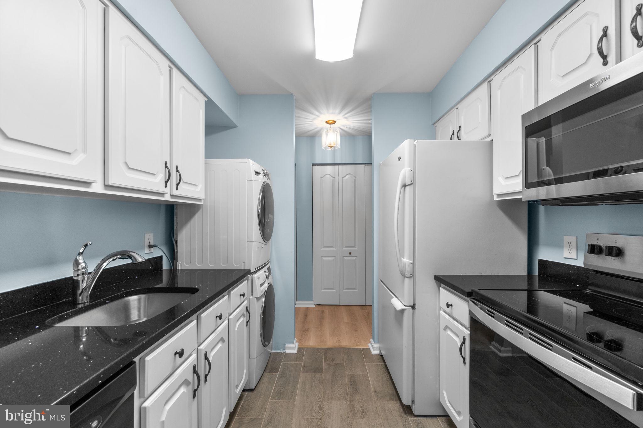 VILLAGE OF MONTGOMERY RUN - Residential Lease