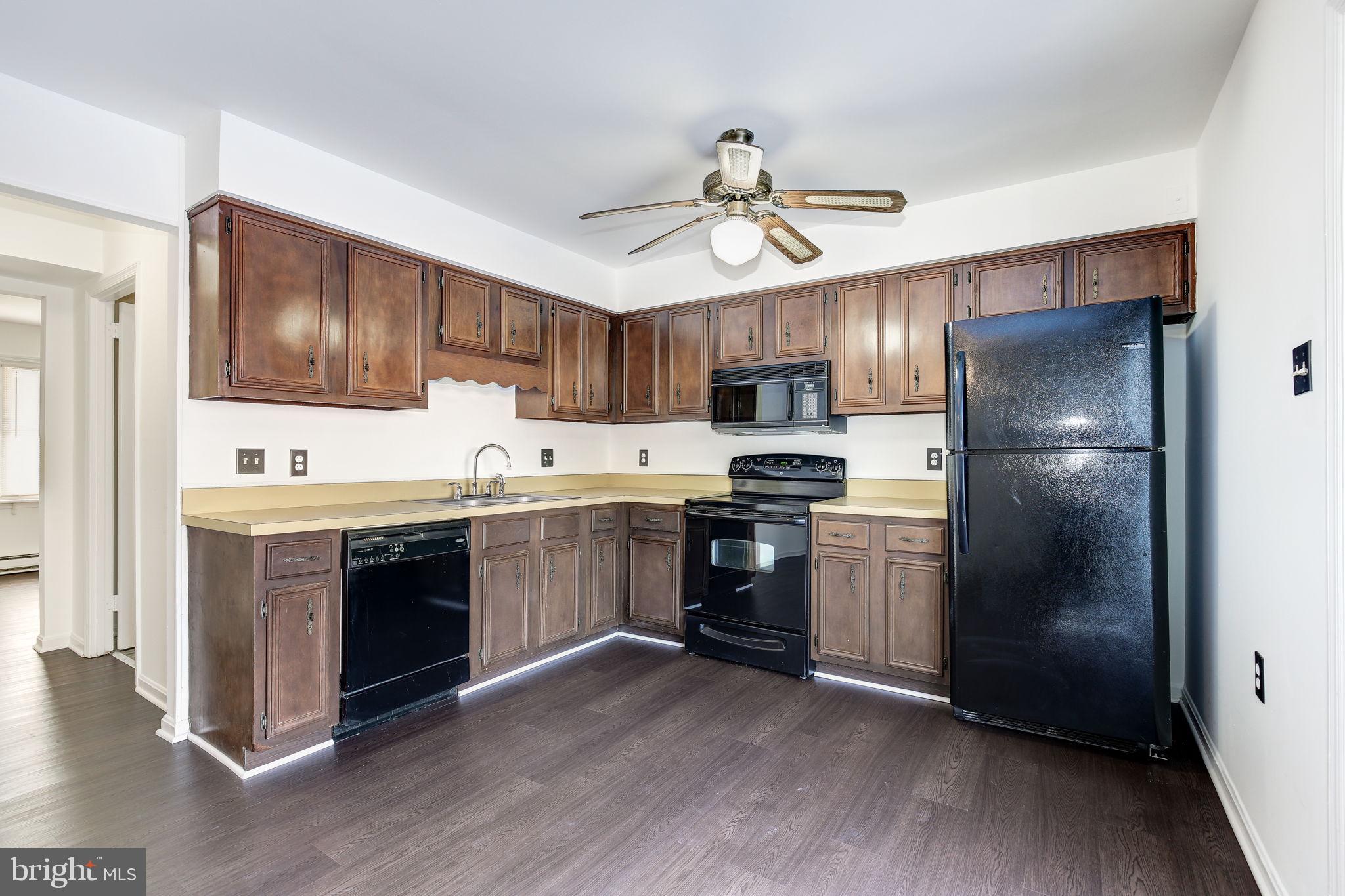 LAKEVIEW VILLAGE - Residential Lease