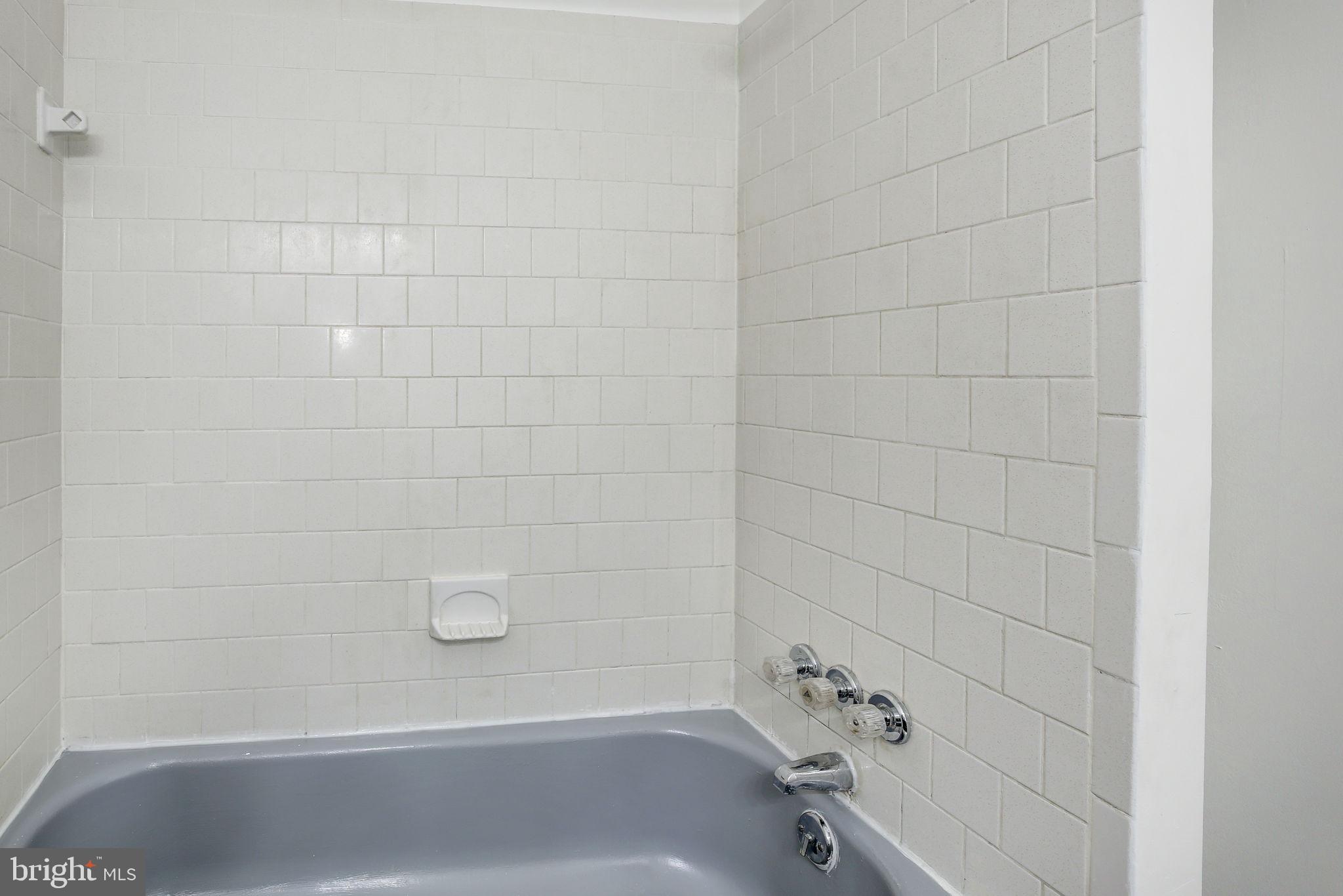 LAKEVIEW VILLAGE - Residential Lease