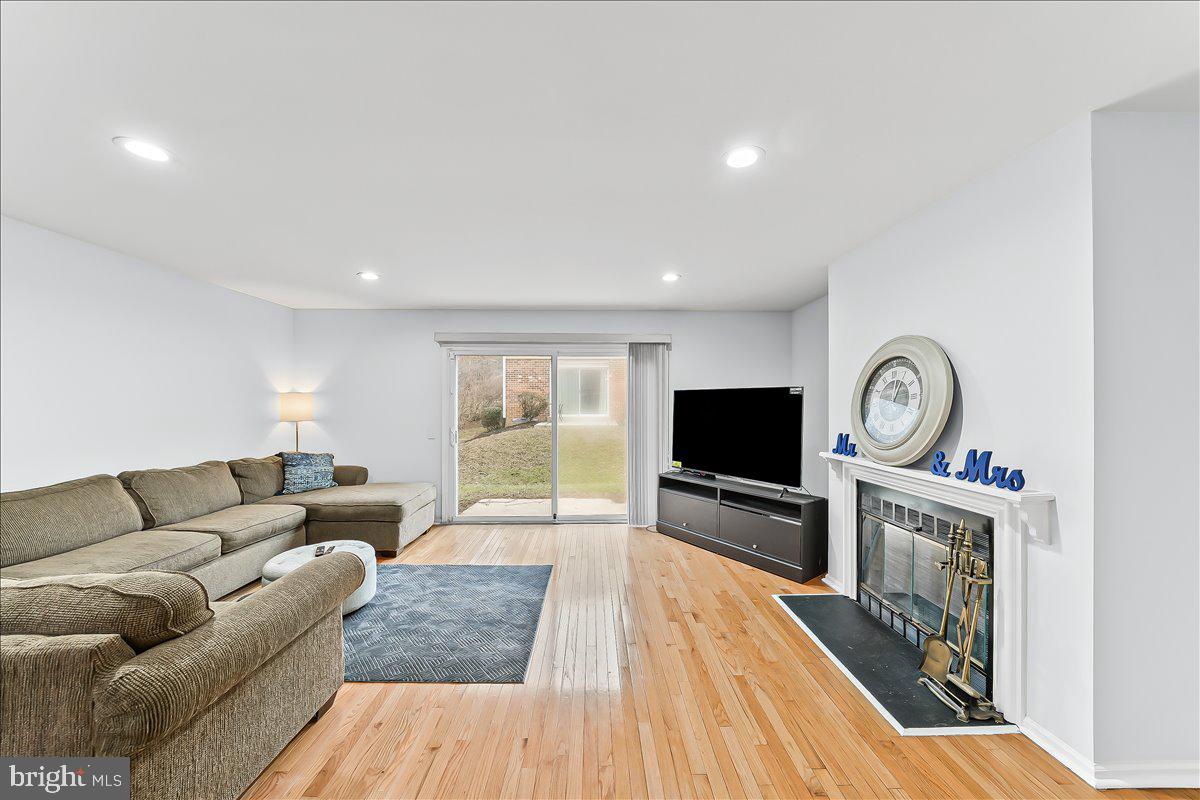 WESTON VILLAGE - Residential