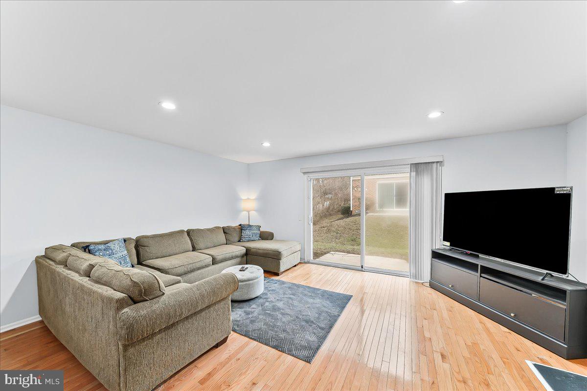 WESTON VILLAGE - Residential