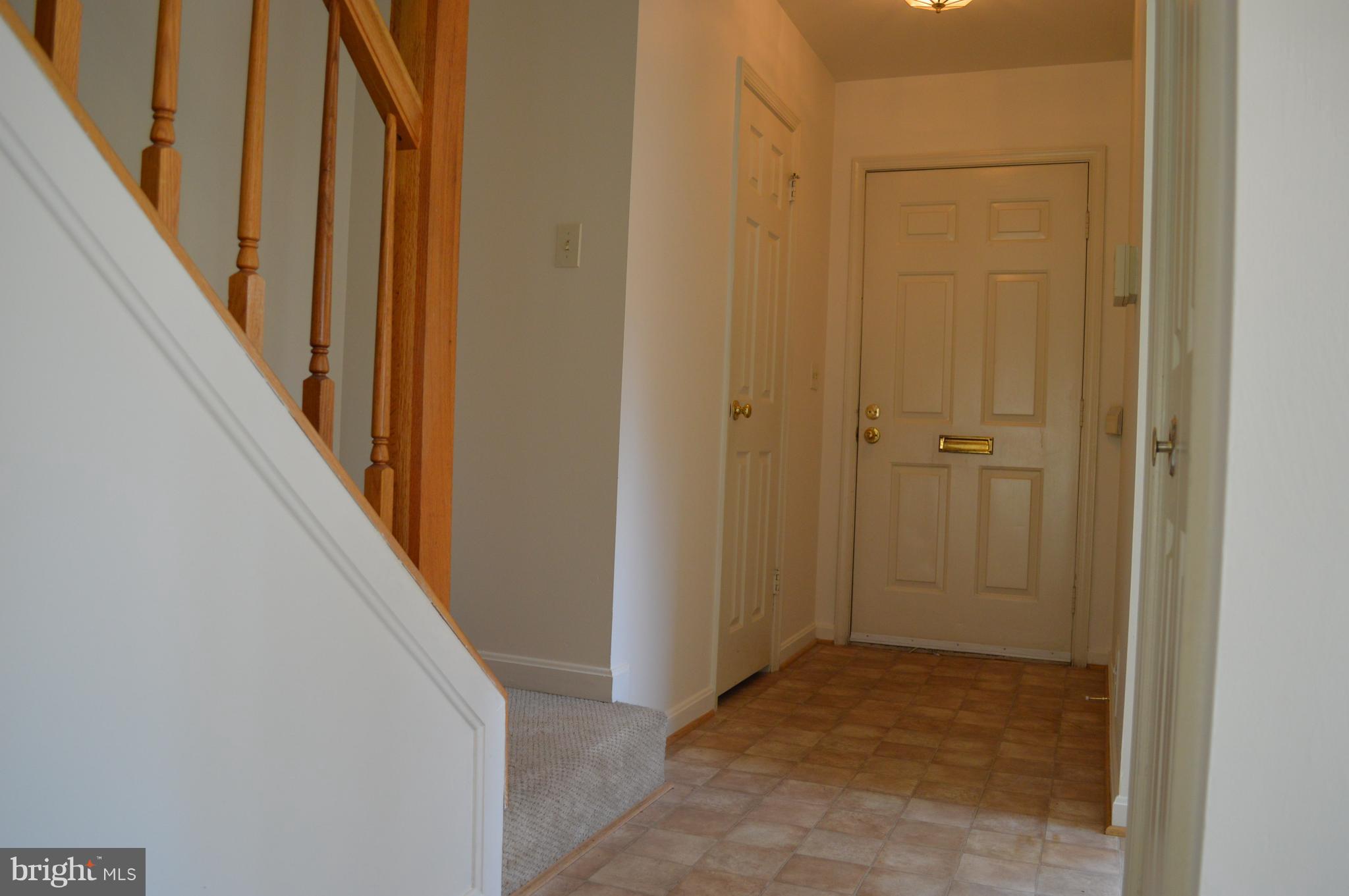 ROUNDHOUSE SQUARE - Residential Lease