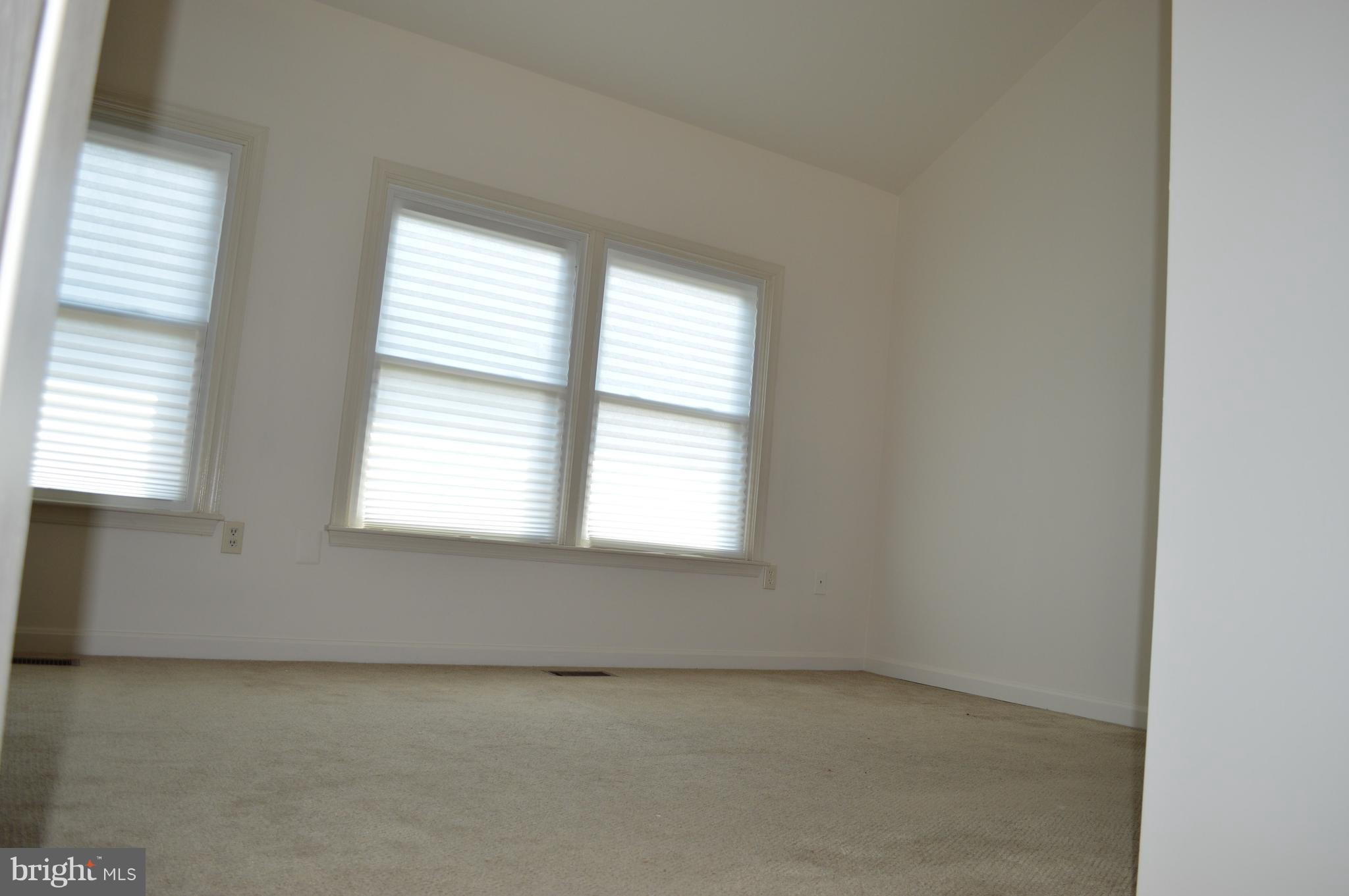 ROUNDHOUSE SQUARE - Residential Lease