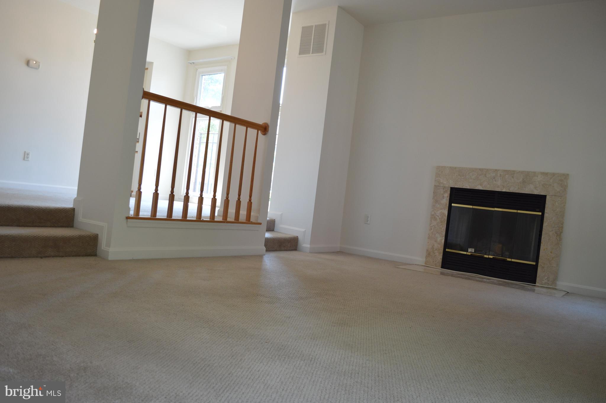 ROUNDHOUSE SQUARE - Residential Lease