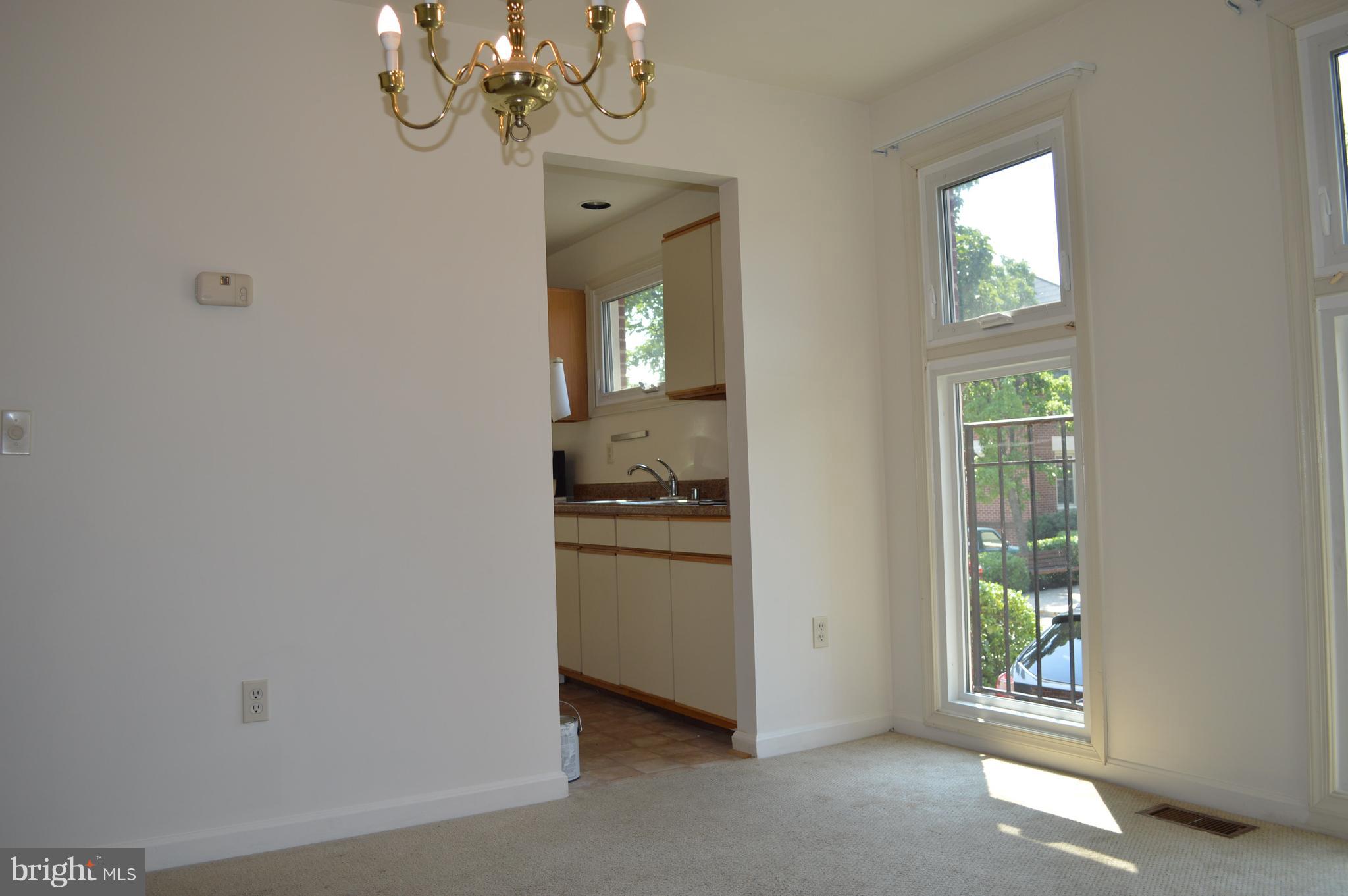 ROUNDHOUSE SQUARE - Residential Lease