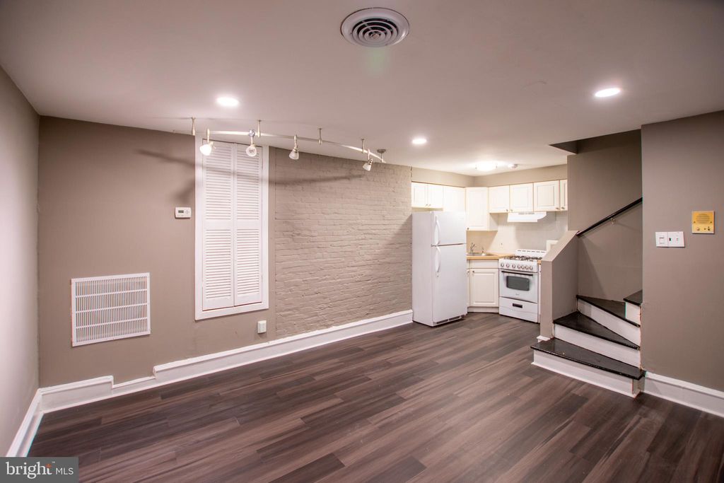 Photo of 919 Pine Street #1R, PHILADELPHIA, PA 19107 (MLS # PAPH2570318)