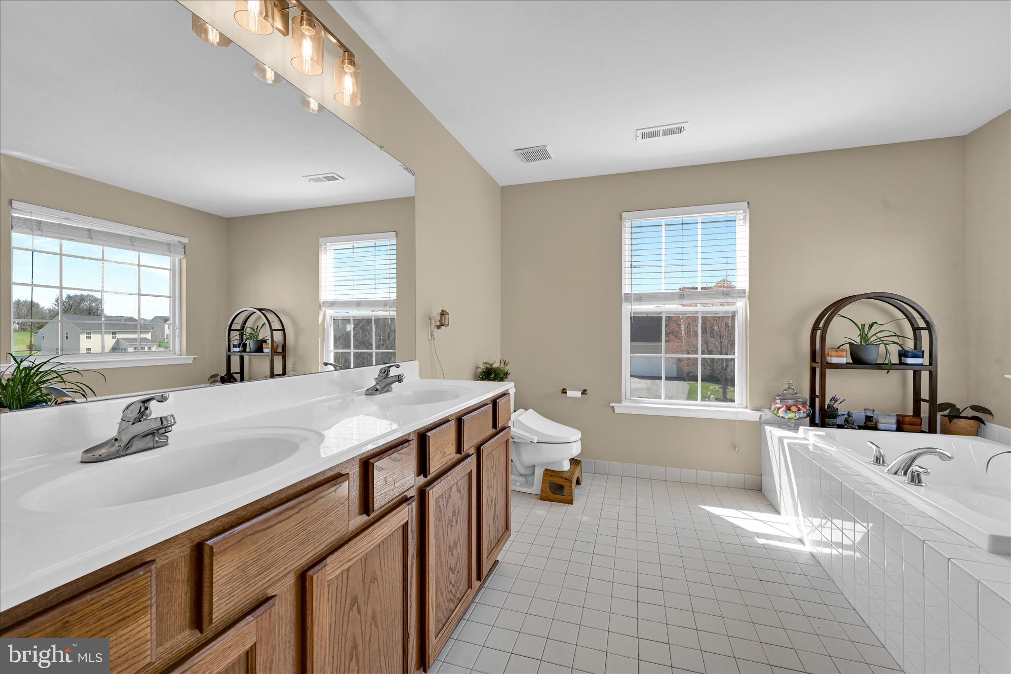 OAKCREST - Residential