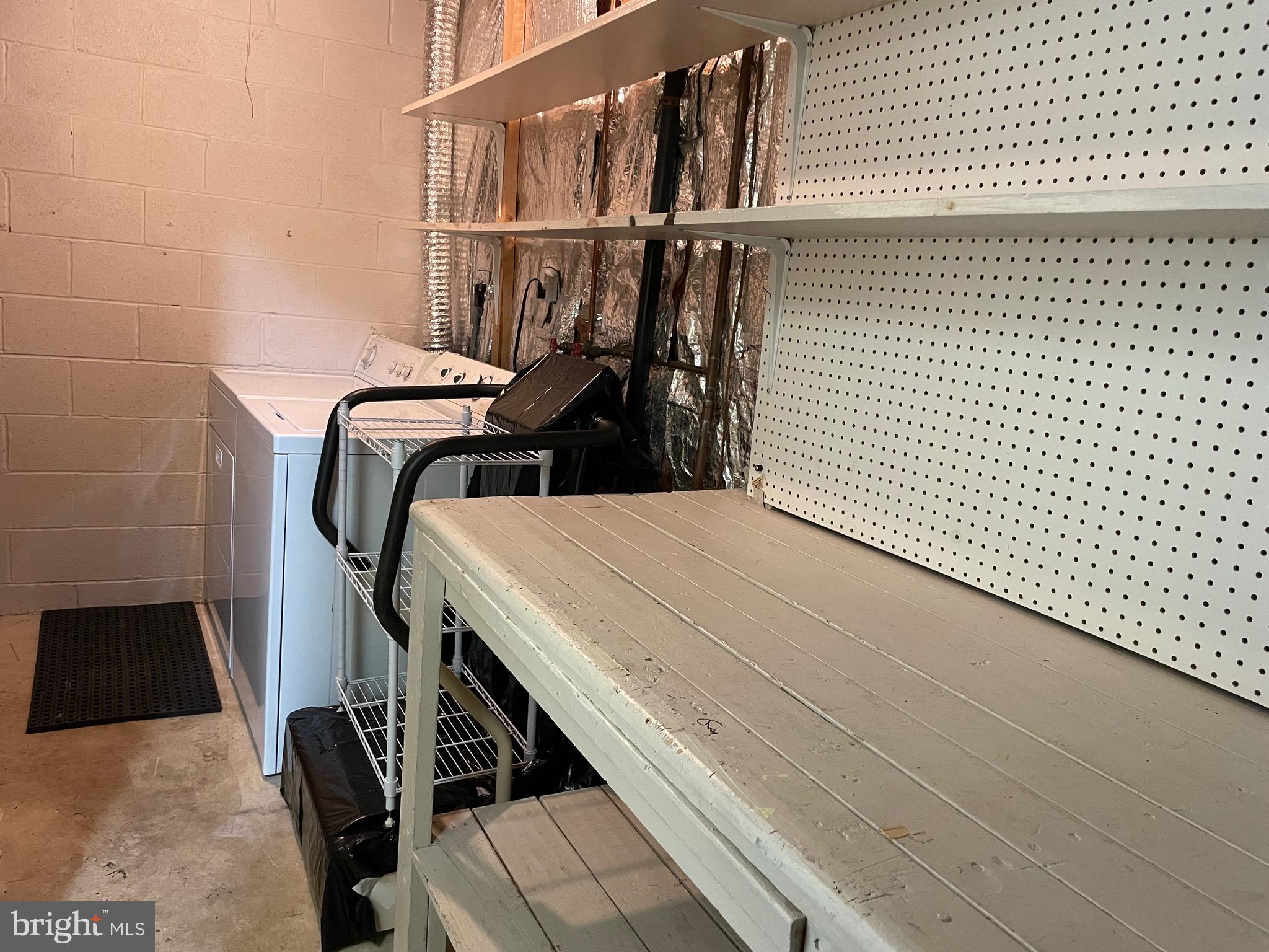 LITTLE ROCKY RUN - Residential Lease