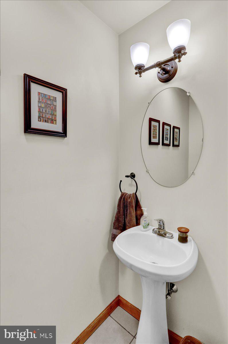 HUNTERS RUN - Residential