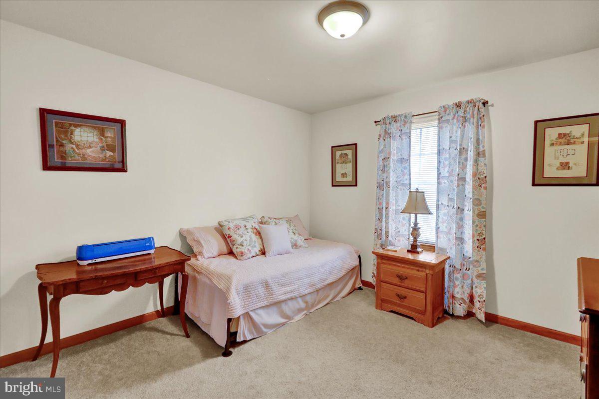 HUNTERS RUN - Residential