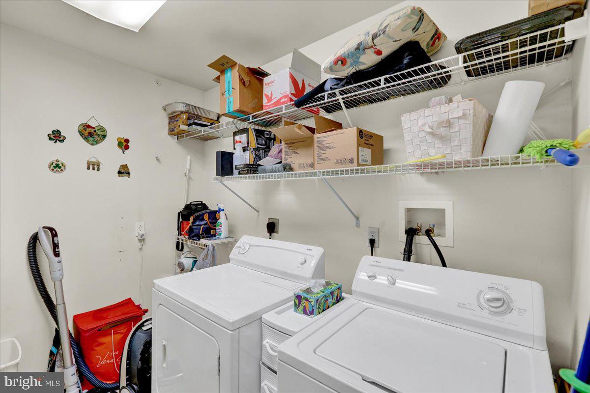 HUNTERS RUN - Residential