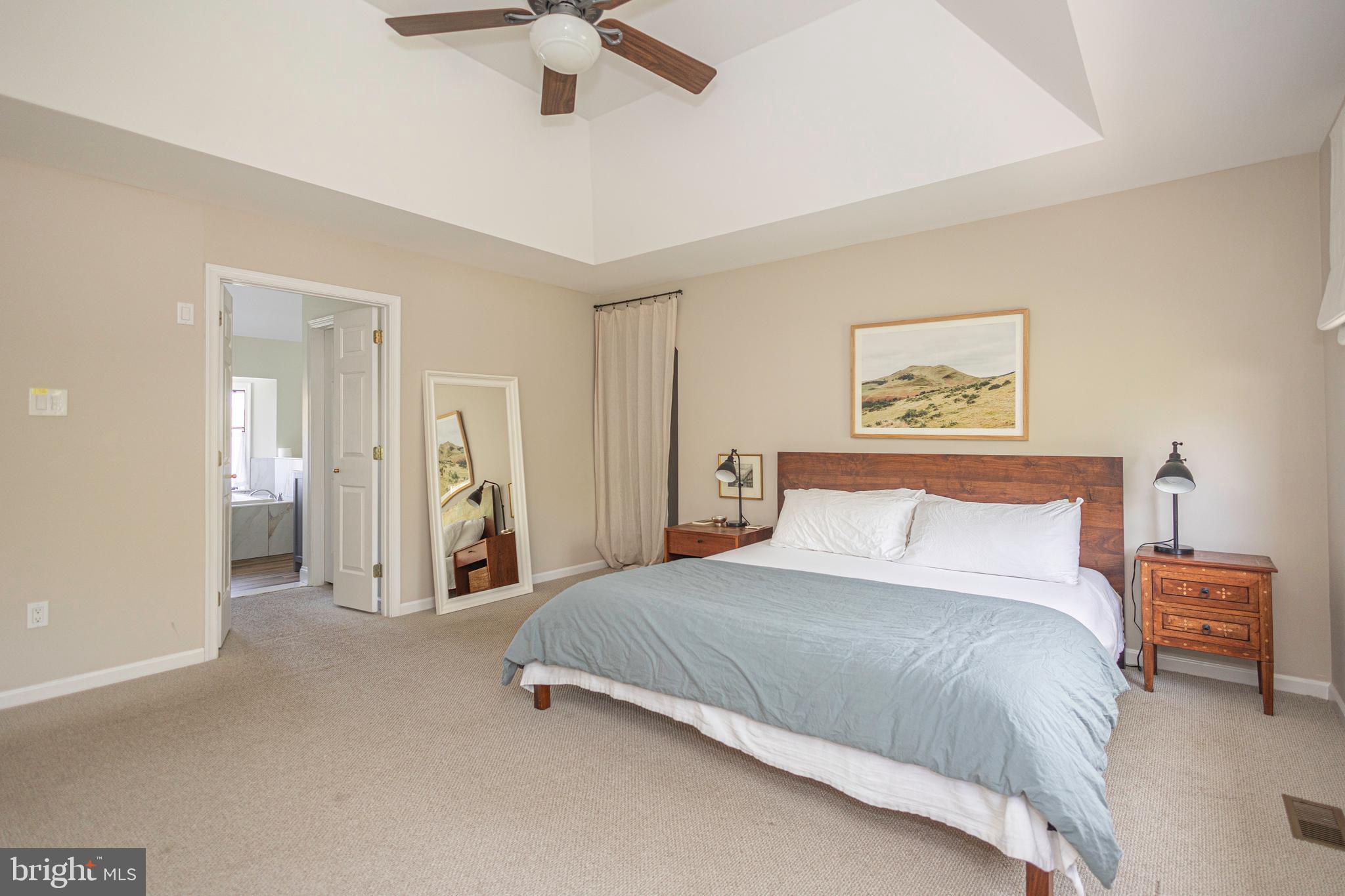 CANAL WALK - Residential