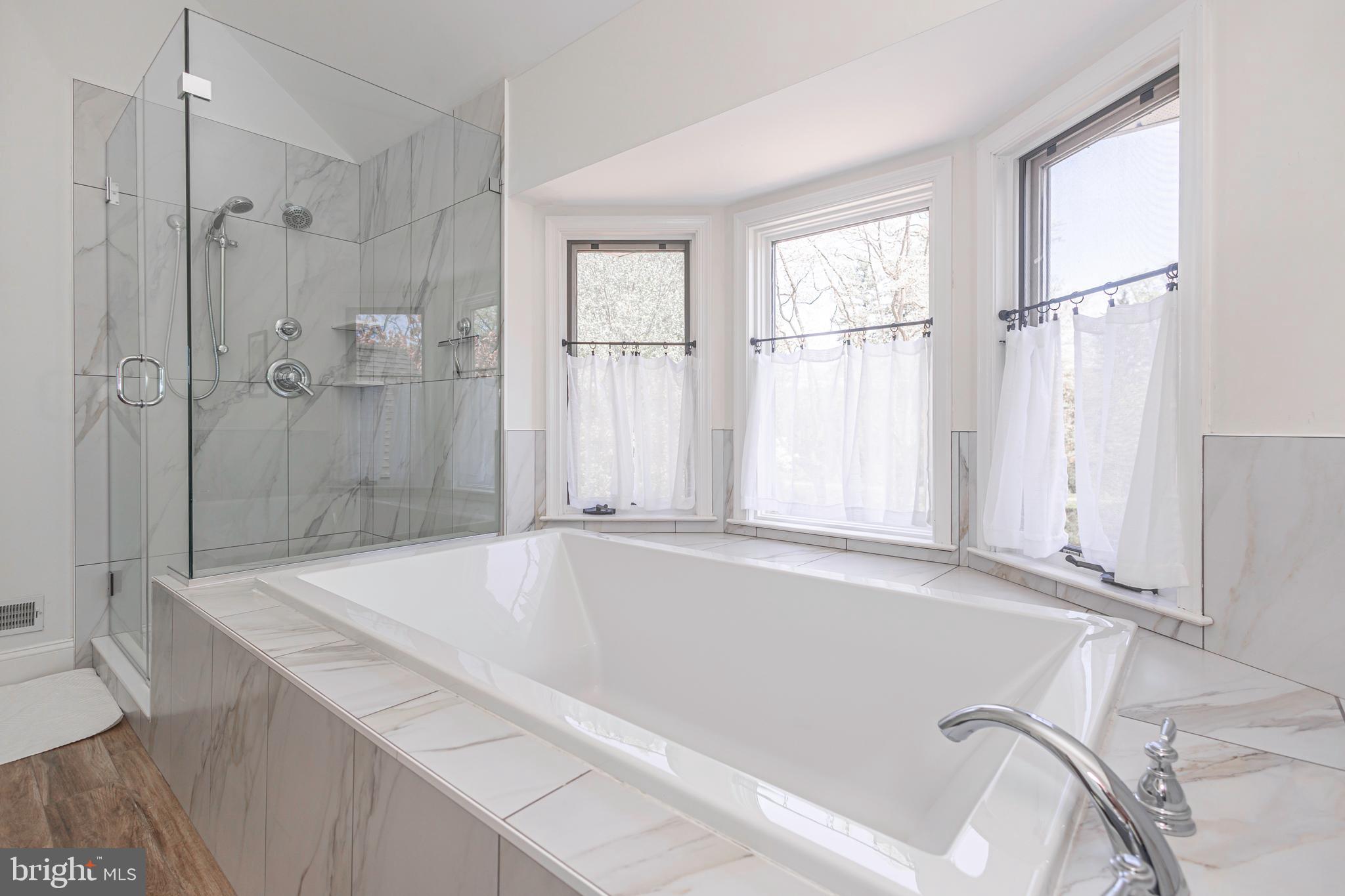 CANAL WALK - Residential