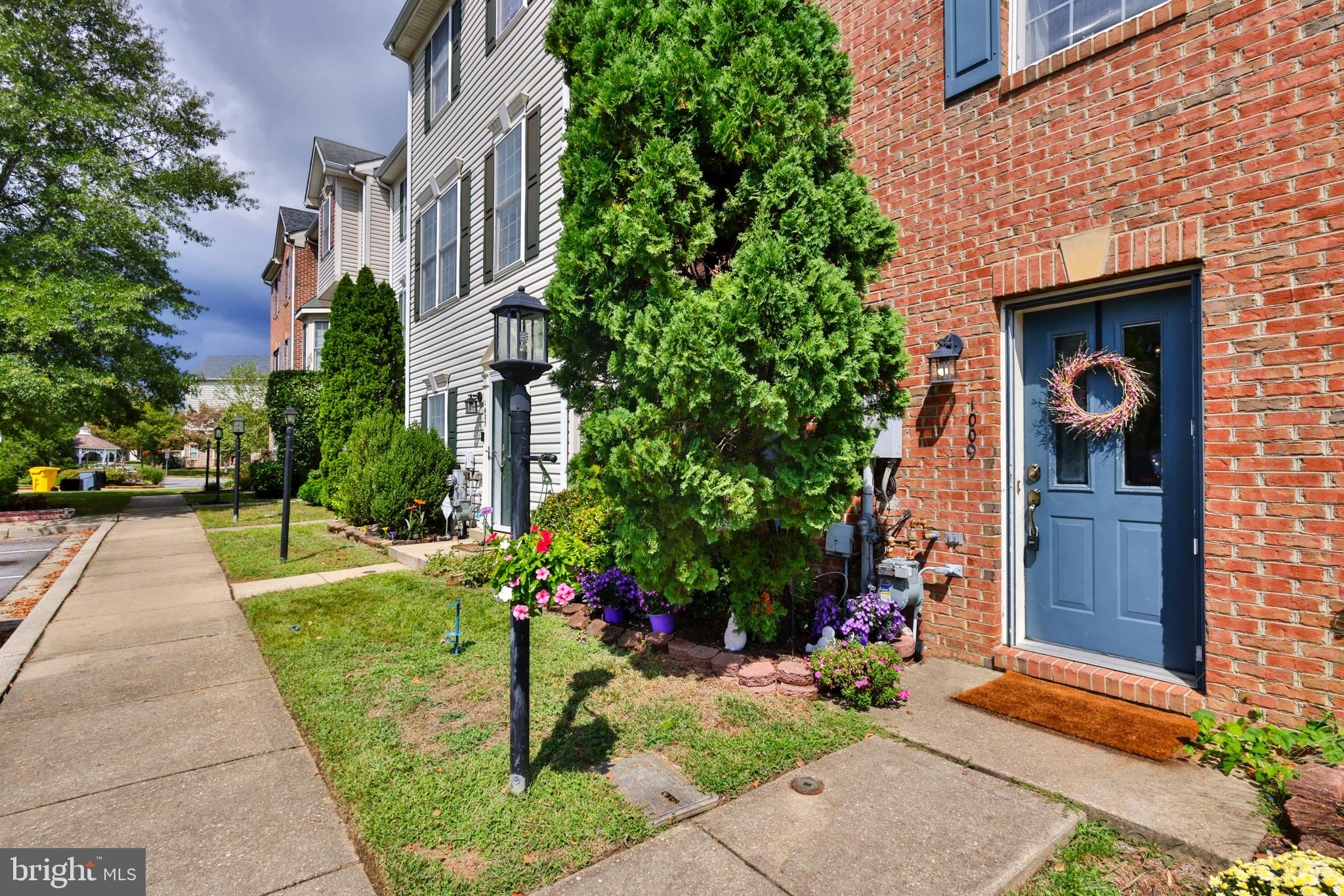1009 CARBONDALE WAY