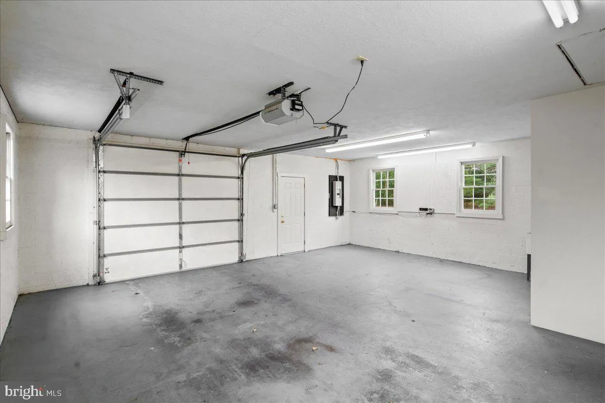 Doylestown, Pennsylvania 18901, United States, 3 Bedrooms Bedrooms, ,3 BathroomsBathrooms,Residential,Contingent,105732