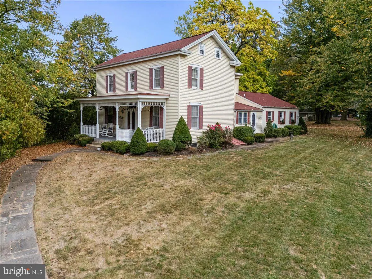 Doylestown, Pennsylvania 18901, United States, 3 Bedrooms Bedrooms, ,3 BathroomsBathrooms,Residential,Contingent,105732