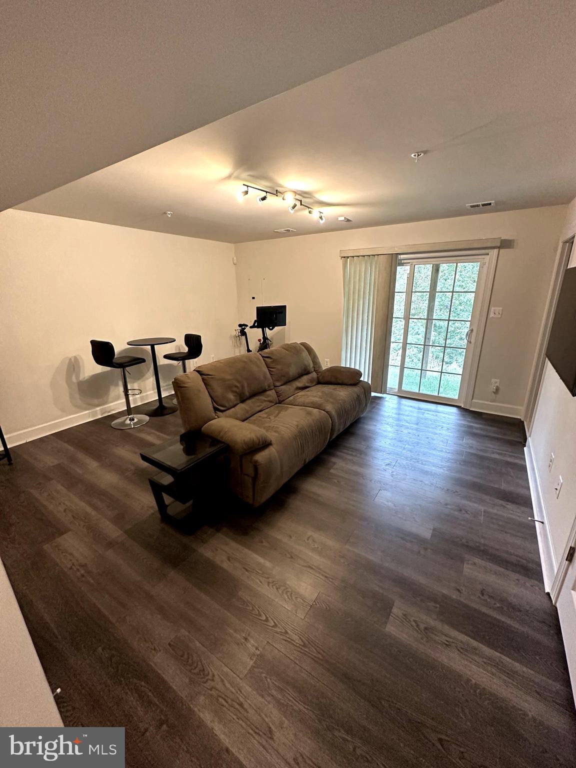 SMITH HOME FARM - Residential Lease