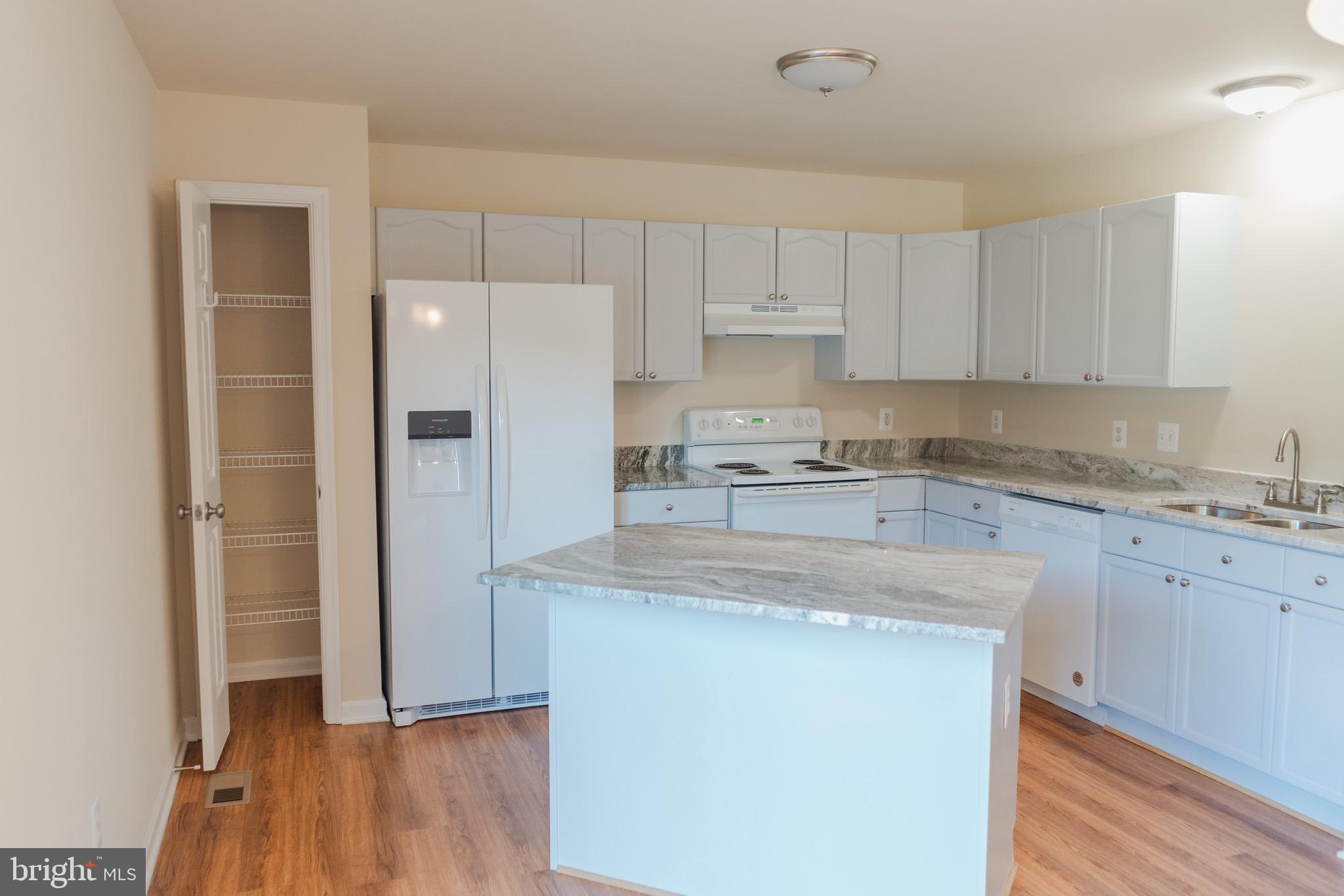 STONEBROOK VILLAGE - Residential