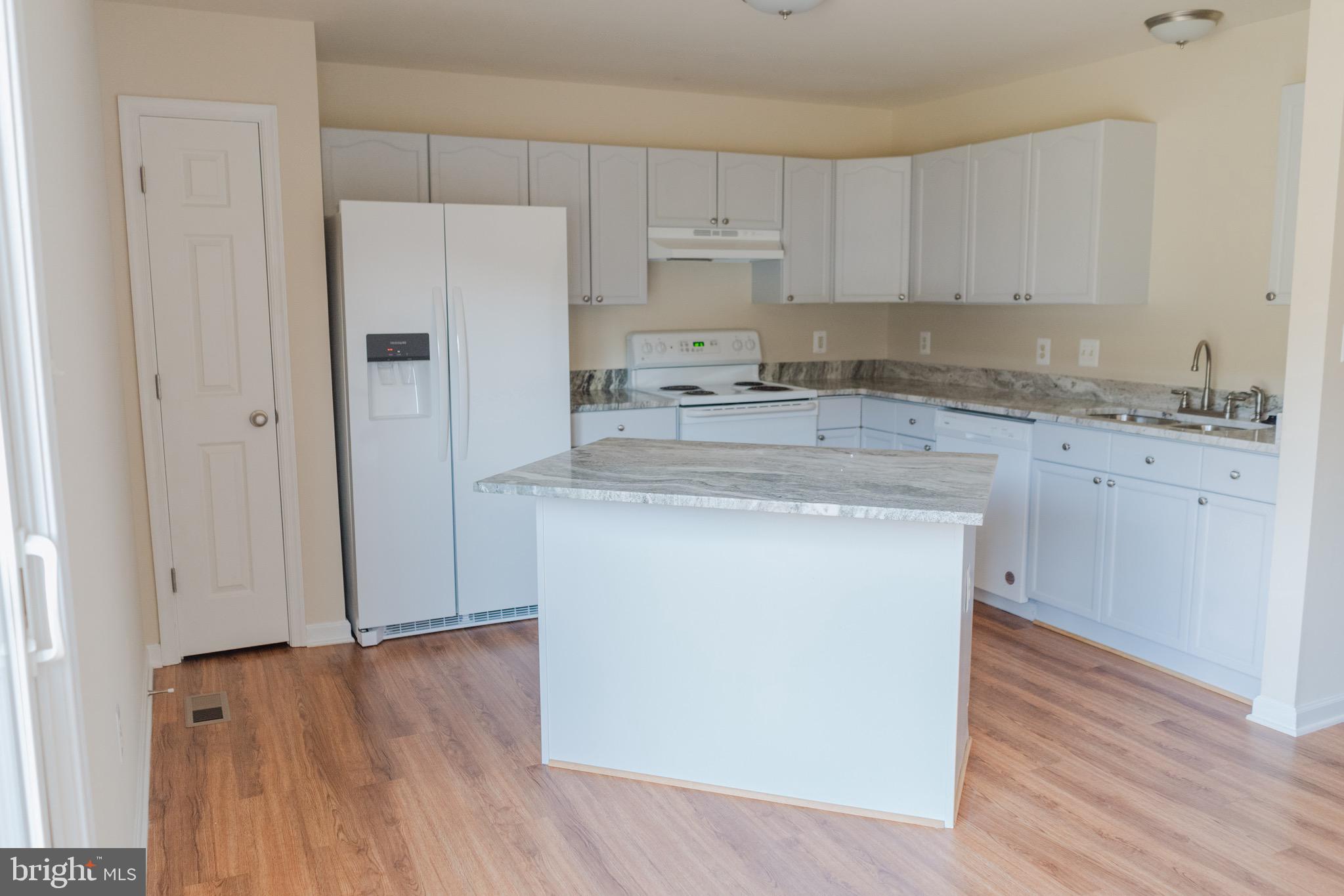 STONEBROOK VILLAGE - Residential