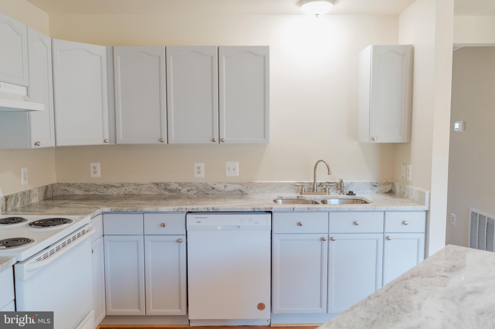 STONEBROOK VILLAGE - Residential