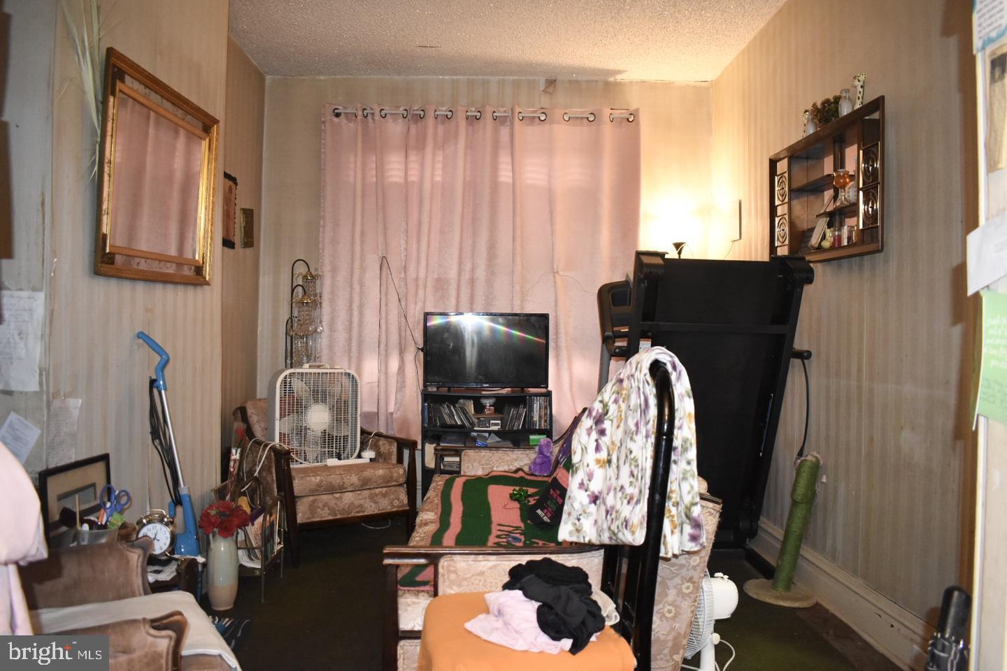 STRAWBERRY MANSION - Residential