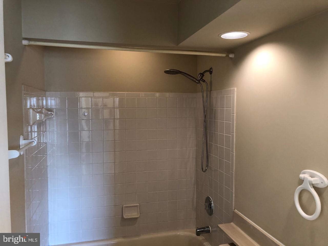 ROLLING BROOK - Residential