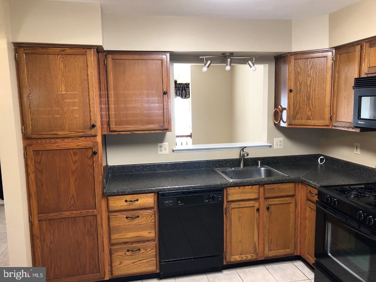 ROLLING BROOK - Residential