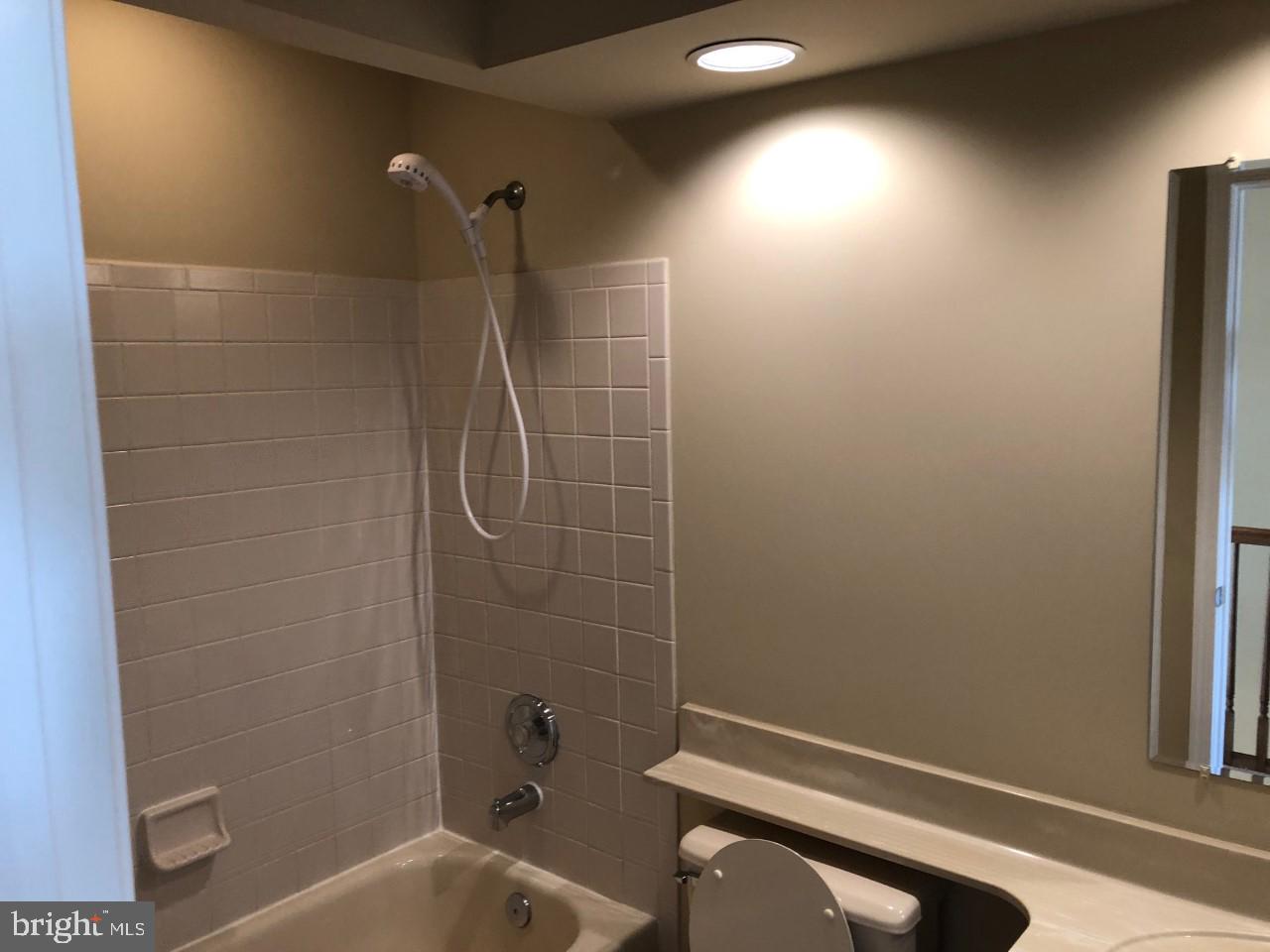 ROLLING BROOK - Residential