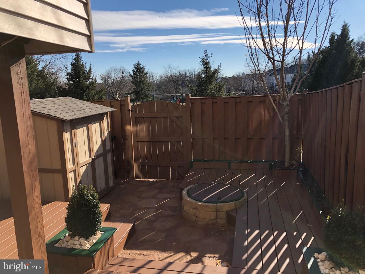 ROLLING BROOK - Residential