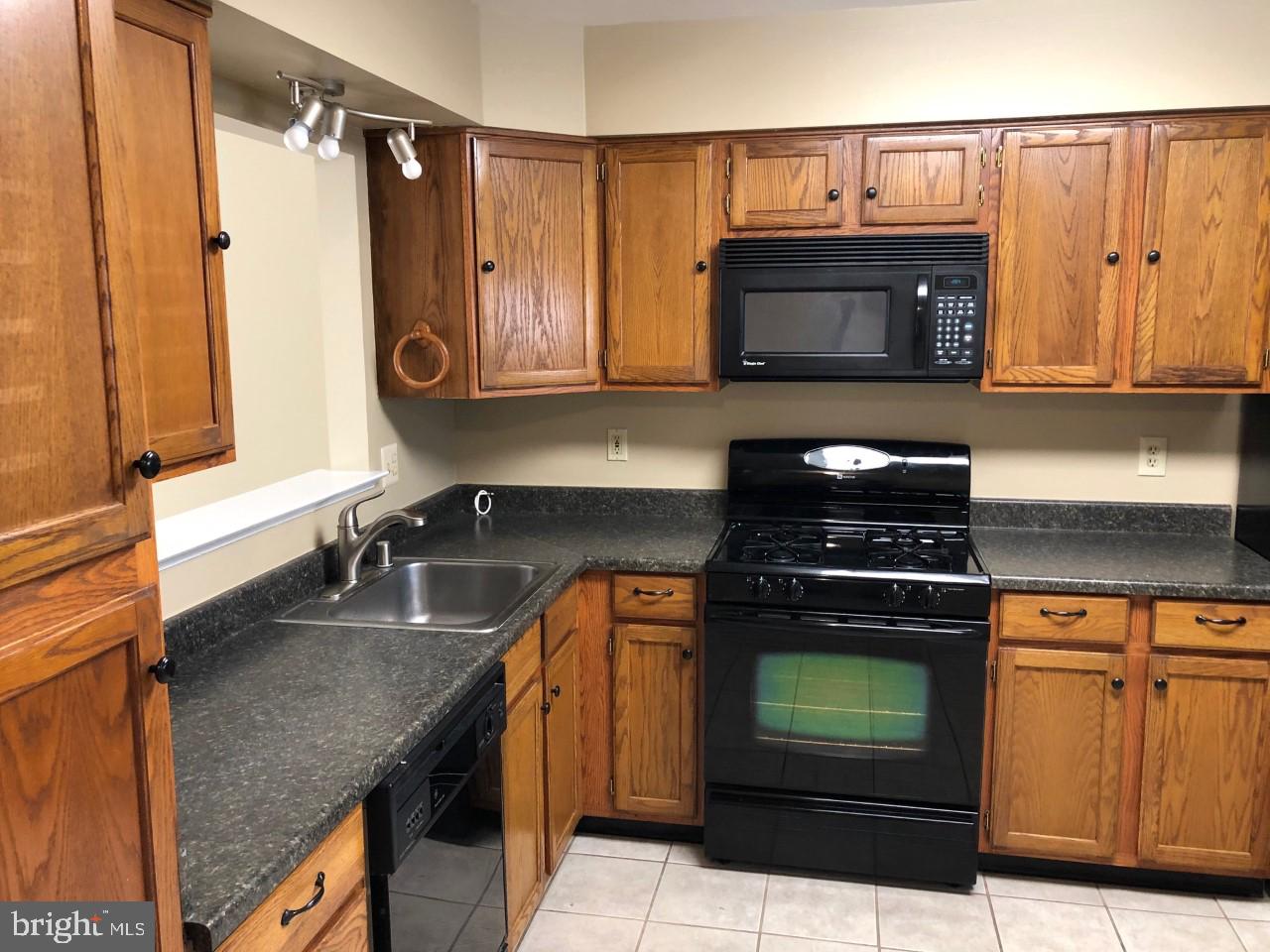 ROLLING BROOK - Residential