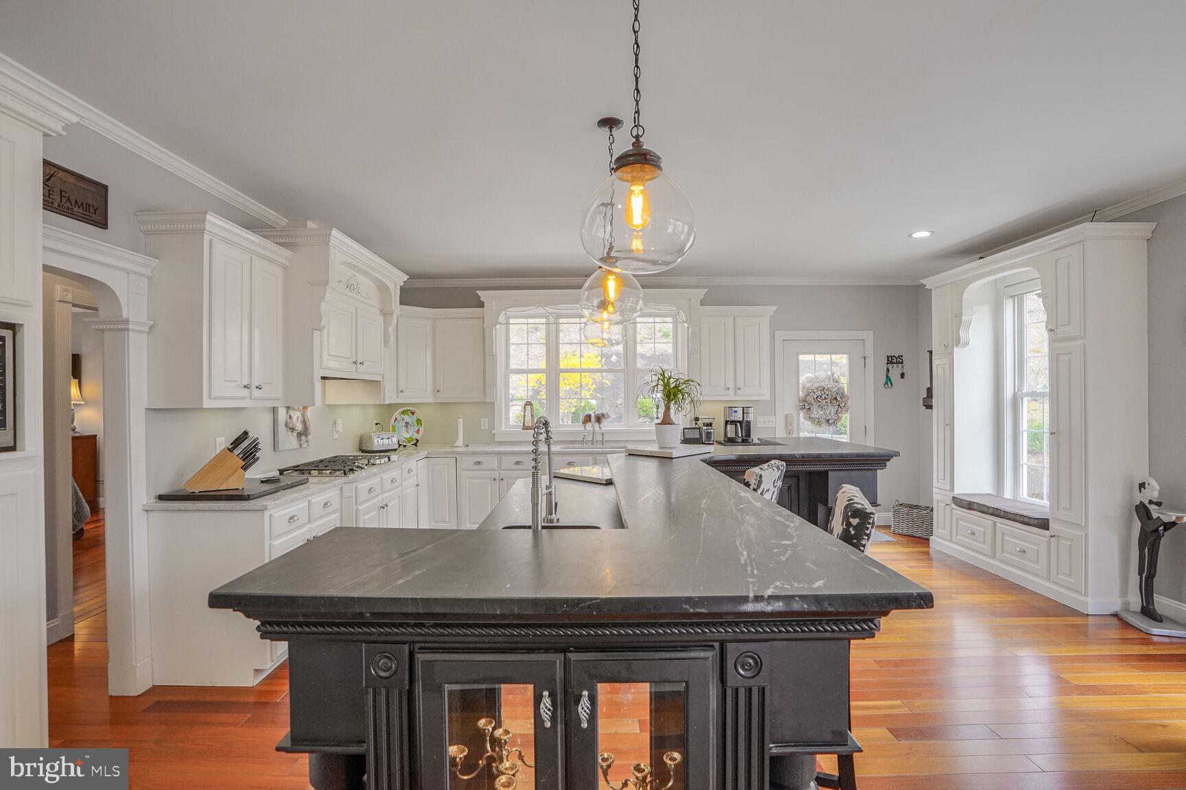 BULL RUN MOUNTAIN - Residential