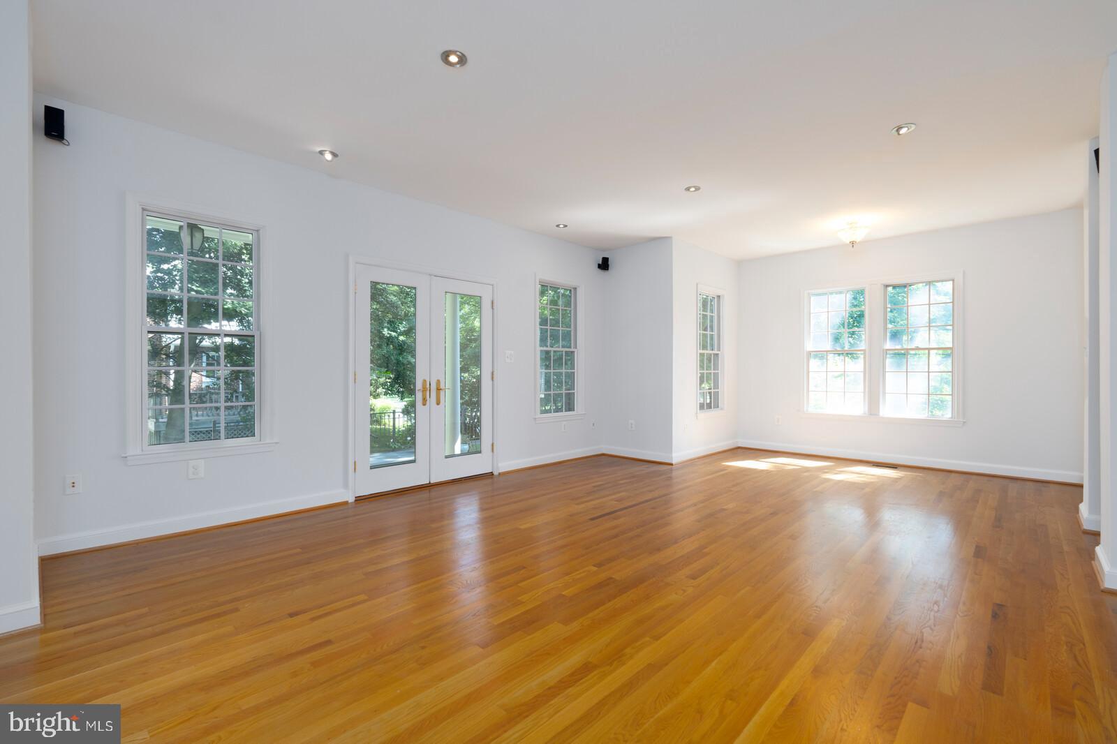 WESTBORO - Residential