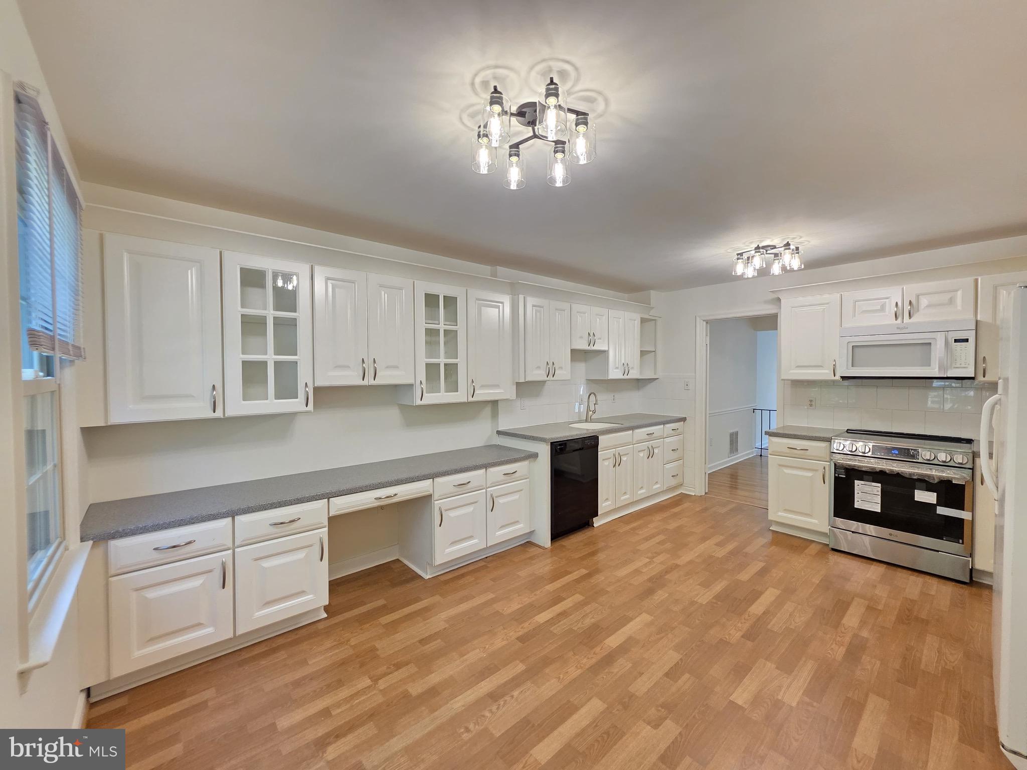 5814 TUDOR LANE