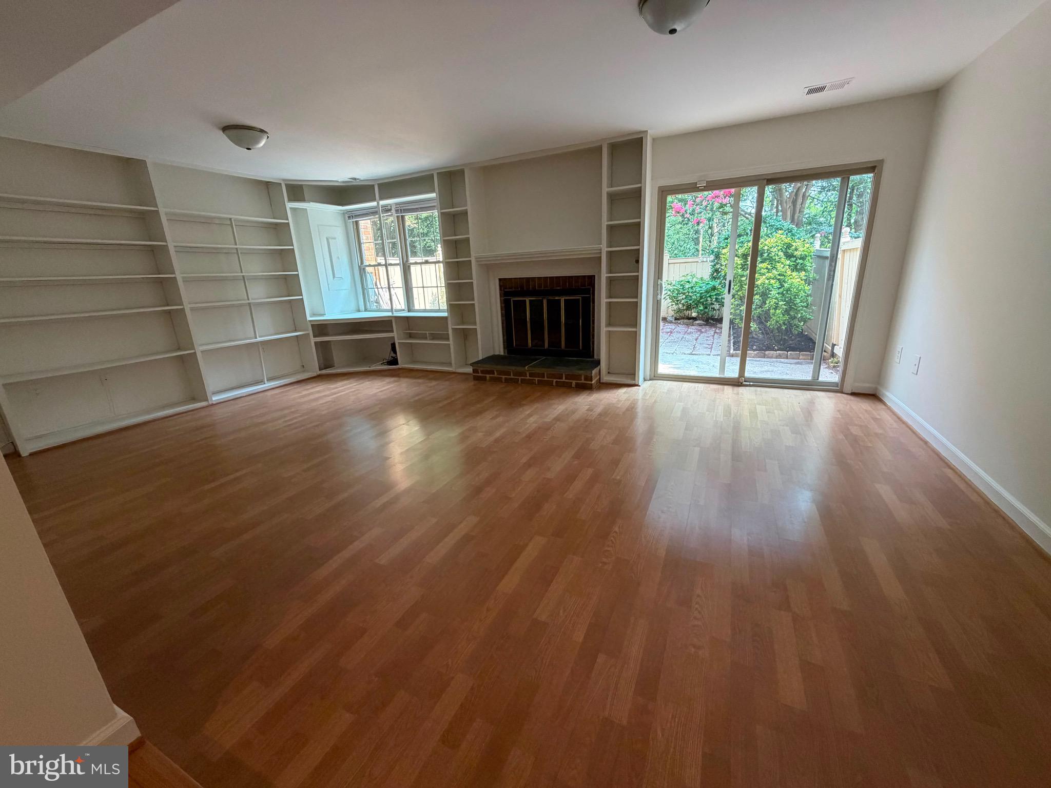 5814 TUDOR LANE