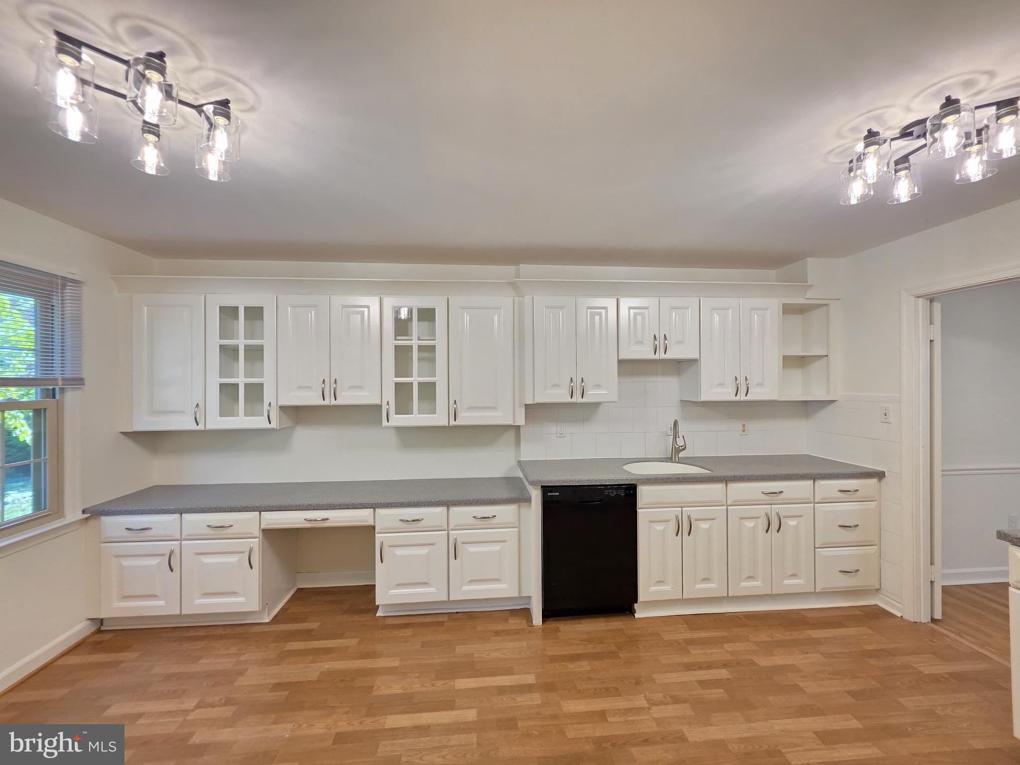 5814 TUDOR LANE