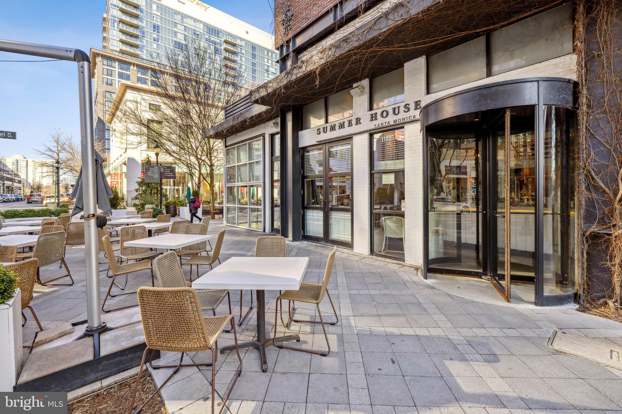 PIKE AND ROSE - Residential