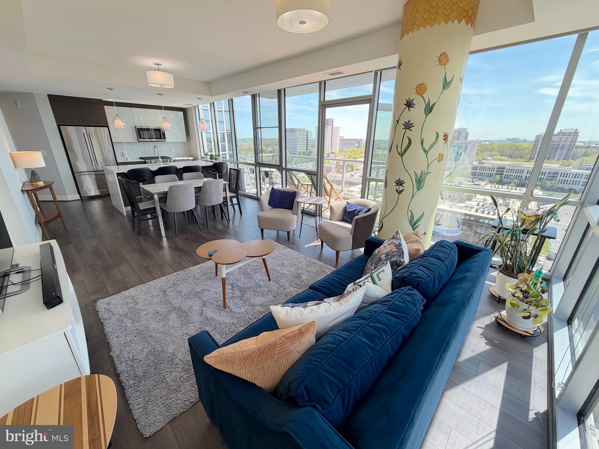 PIKE AND ROSE - Residential