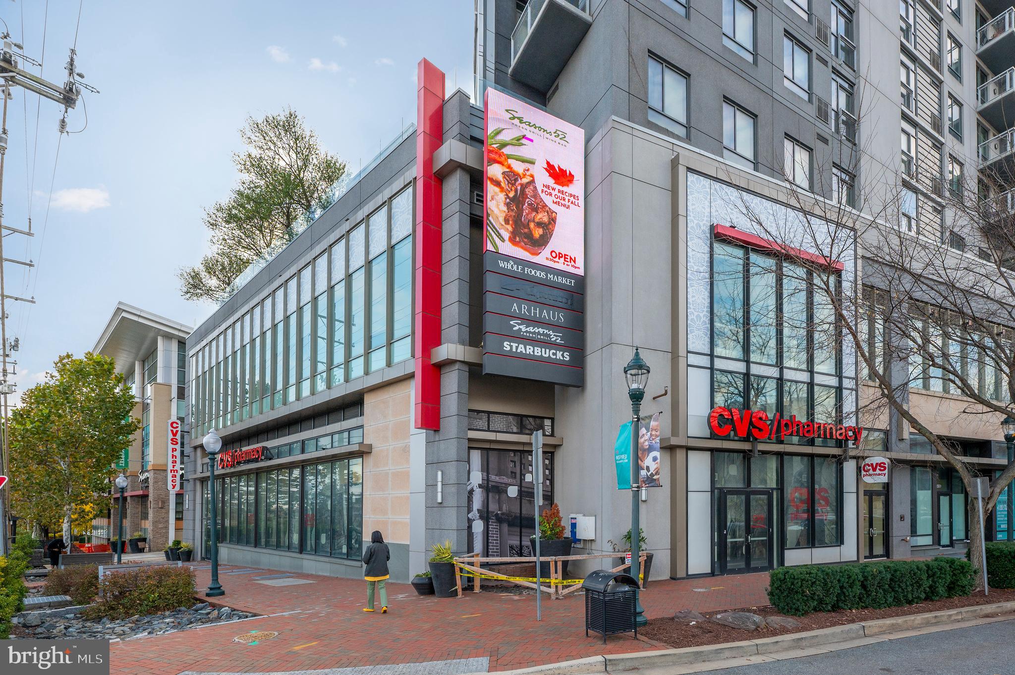 PIKE AND ROSE - Residential